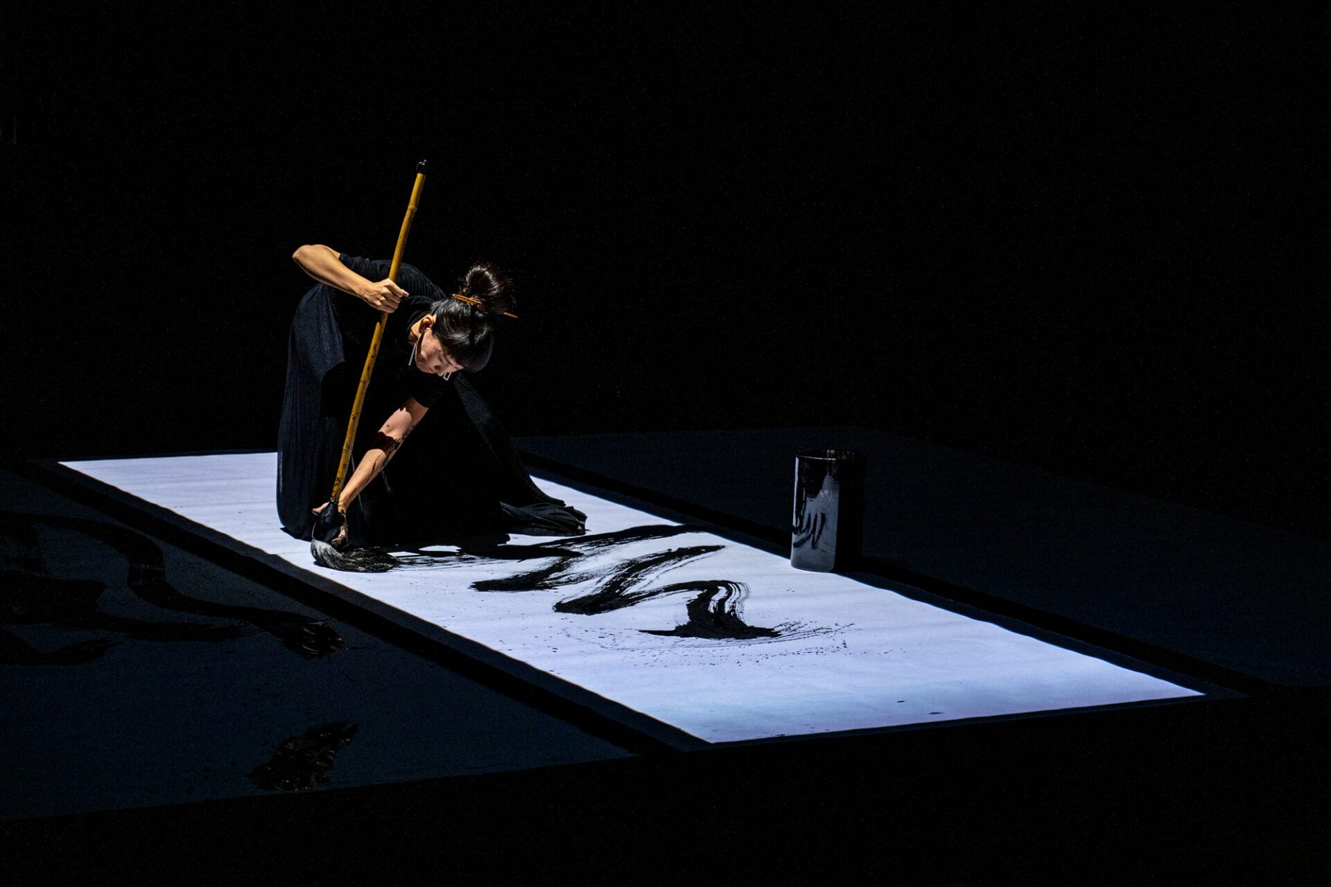 Tuhat pilti, &uuml;ks vaikus